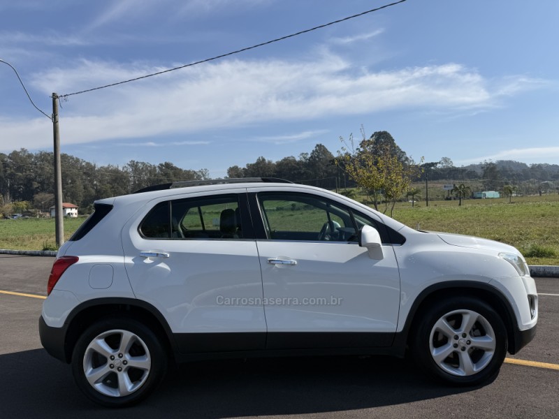 TRACKER 1.8 MPFI LTZ 4X2 16V FLEX 4P AUTOMÁTICO - 2015 - CARLOS BARBOSA