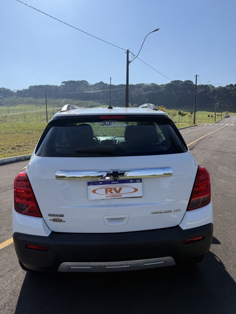 TRACKER 1.8 MPFI LTZ 4X2 16V FLEX 4P AUTOMÁTICO - 2015 - CARLOS BARBOSA