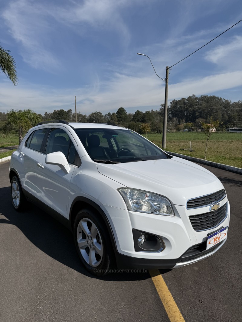 TRACKER 1.8 MPFI LTZ 4X2 16V FLEX 4P AUTOMÁTICO - 2015 - CARLOS BARBOSA