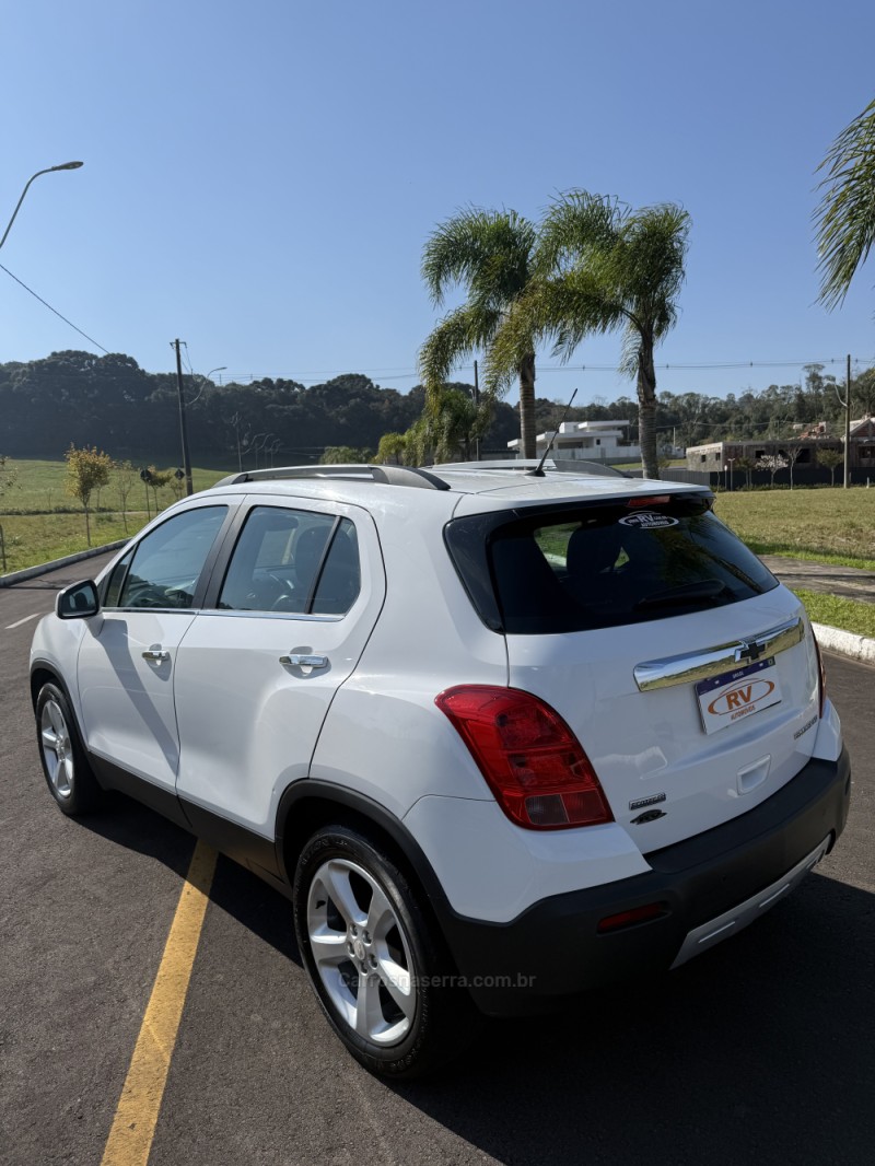 TRACKER 1.8 MPFI LTZ 4X2 16V FLEX 4P AUTOMÁTICO - 2015 - CARLOS BARBOSA