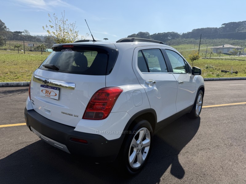 TRACKER 1.8 MPFI LTZ 4X2 16V FLEX 4P AUTOMÁTICO - 2015 - CARLOS BARBOSA
