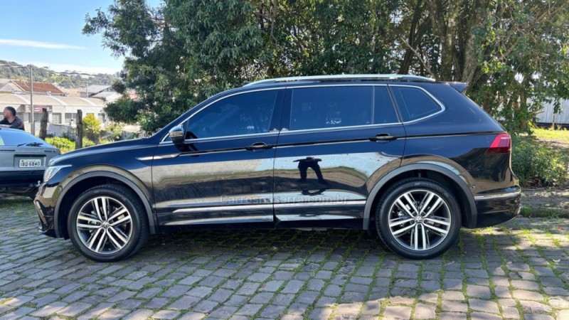 TIGUAN 2.0 ALLSPACE R-LINE 300 TSI GASOLINA 4P AUTOMÁTICO - 2024 - CAXIAS DO SUL