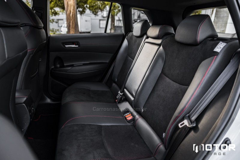 COROLLA 2.0 CROSS GR-S 16V FLEX 4P AUTOMÁTICO - 2025 - PORTO ALEGRE