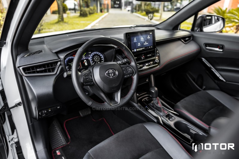 COROLLA 2.0 CROSS GR-S 16V FLEX 4P AUTOMÁTICO - 2025 - PORTO ALEGRE
