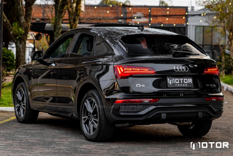 Q5 2.0 TFSI PERFORMANCE BLACK QUATTRO HÍBRIDO 4P AUTOMÁTICO - 2023 - PORTO ALEGRE