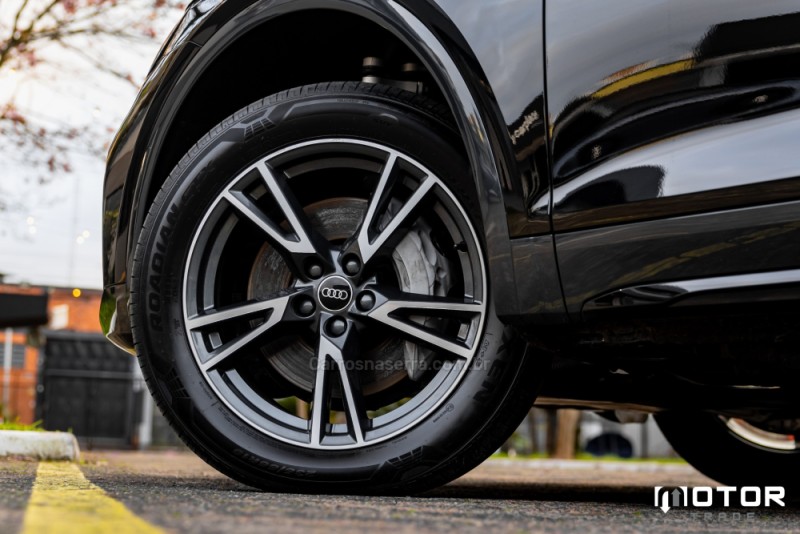 Q5 2.0 TFSI PERFORMANCE BLACK QUATTRO HÍBRIDO 4P AUTOMÁTICO - 2023 - PORTO ALEGRE