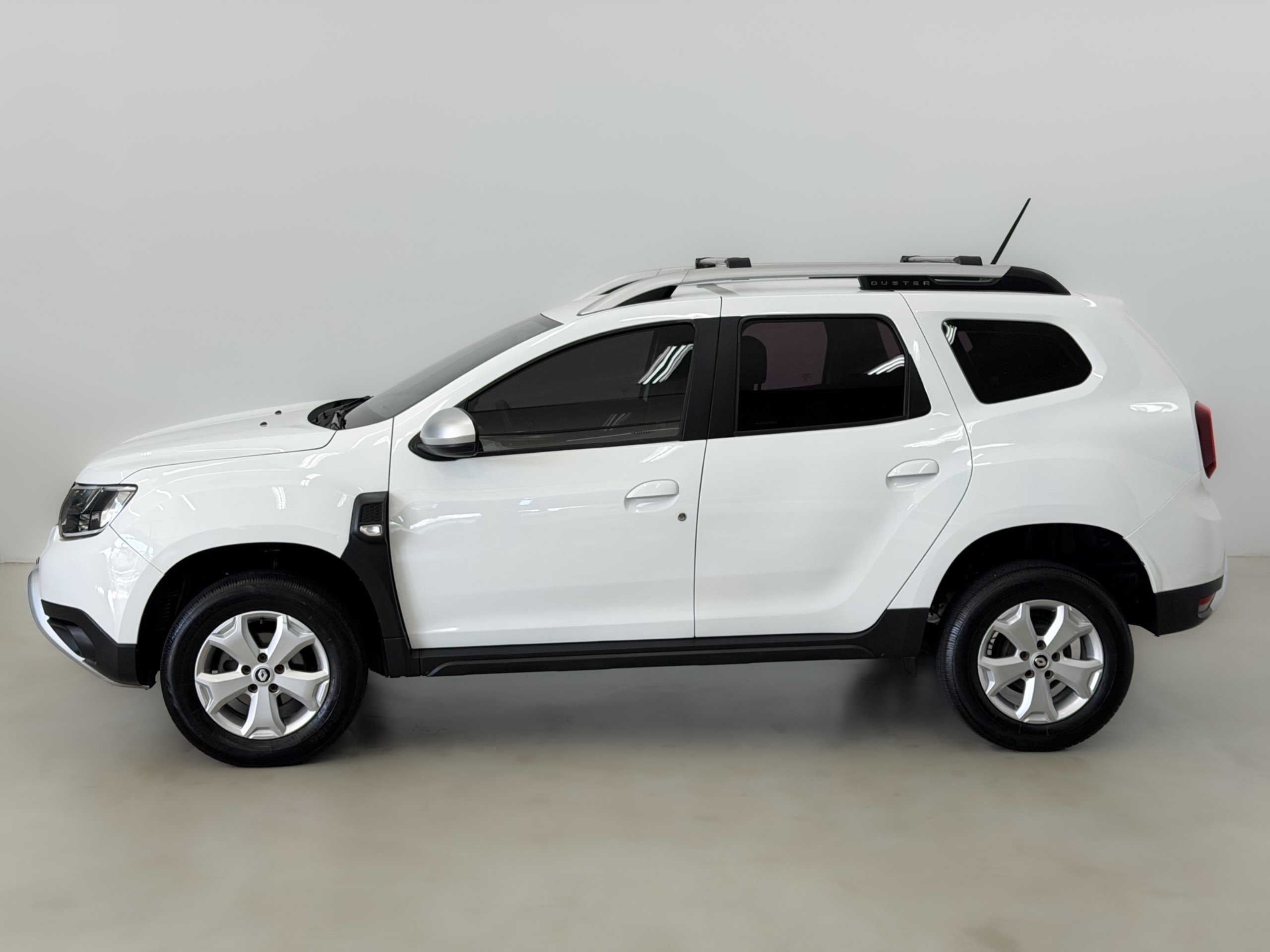 RENAULT DUSTER — foto 4