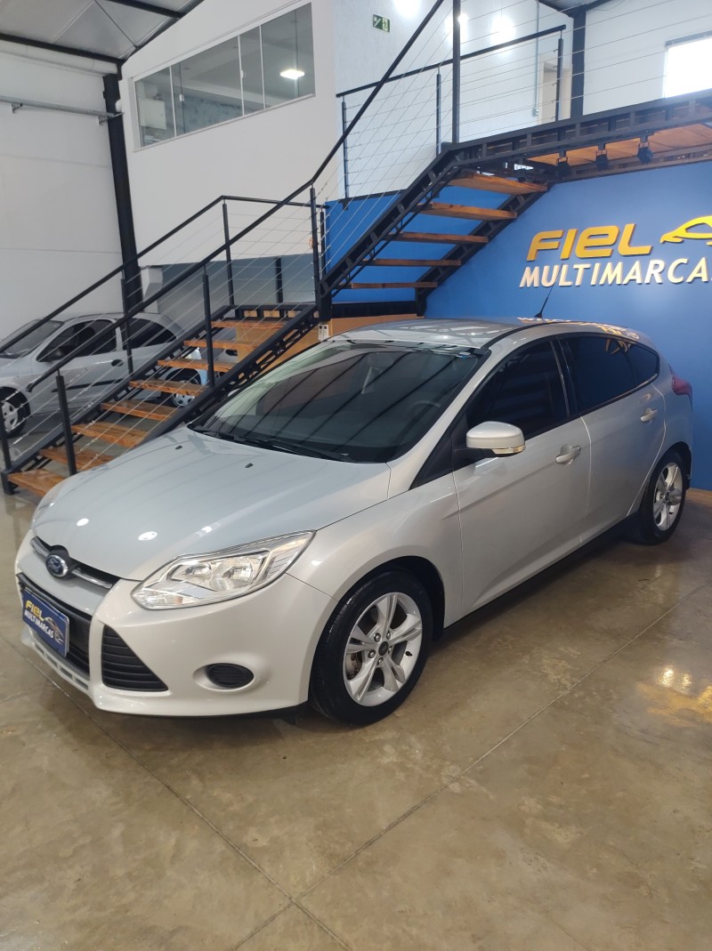 focus 1.6 s 16v flex 4p manual 2014 vale real