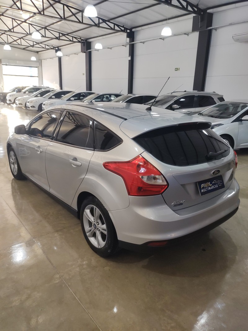 FOCUS 1.6 S 16V FLEX 4P MANUAL - 2014 - VALE REAL