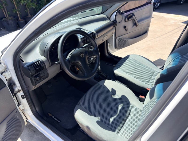 CLASSIC 1.0 MPFI LIFE 8V GASOLINA 4P MANUAL - 2010 - CAXIAS DO SUL