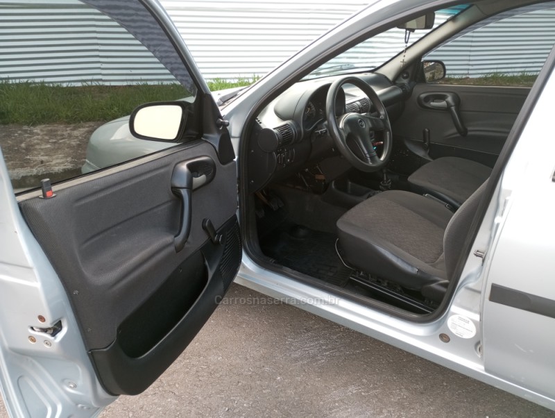 CORSA 1.0 MPFI CLASSIC 8V GASOLINA 4P MANUAL - 2005 - CAXIAS DO SUL