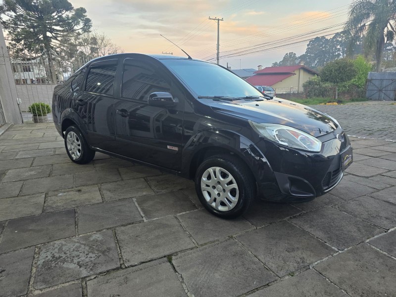 FIESTA 1.6 MPI CLASS SEDAN 8V FLEX 4P MANUAL - 2013 - FARROUPILHA
