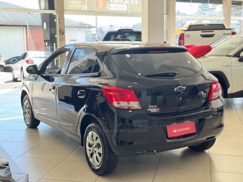 ONIX 1.0 LT 8V FLEX 4P MANUAL - 2015 - FLORES DA CUNHA