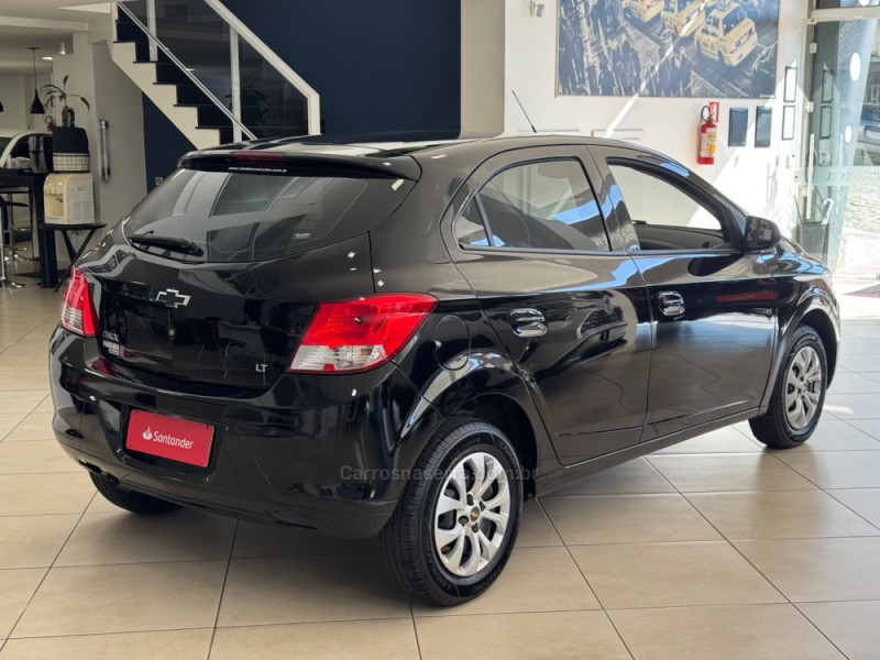 ONIX 1.0 LT 8V FLEX 4P MANUAL - 2015 - FLORES DA CUNHA
