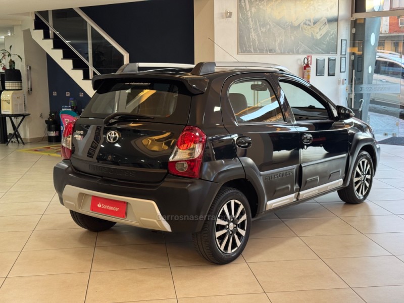 ETIOS CROSS 1.5 16V FLEX 4P MANUAL - 2015 - FLORES DA CUNHA
