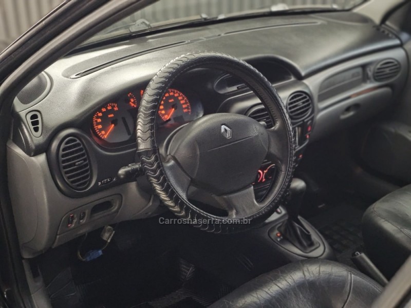 MÉGANE 2.0 EXPRESSION SEDAN 16V GASOLINA 4P AUTOMÁTICO - 2005 - BENTO GONçALVES