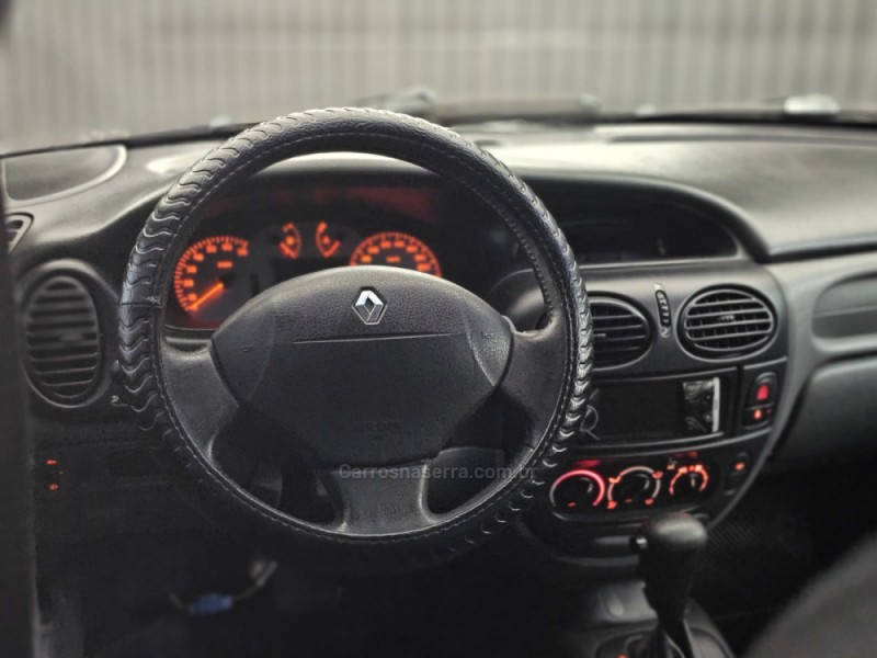 MÉGANE 2.0 EXPRESSION SEDAN 16V GASOLINA 4P AUTOMÁTICO - 2005 - BENTO GONçALVES