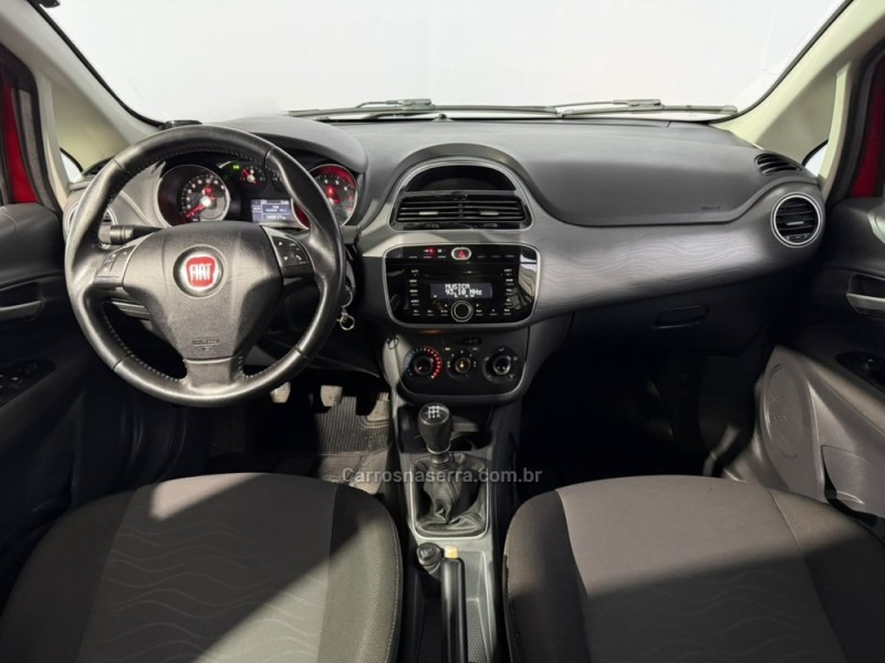 PUNTO 1.6 ESSENCE SP 16V FLEX 4P MANUAL - 2013 - VACARIA