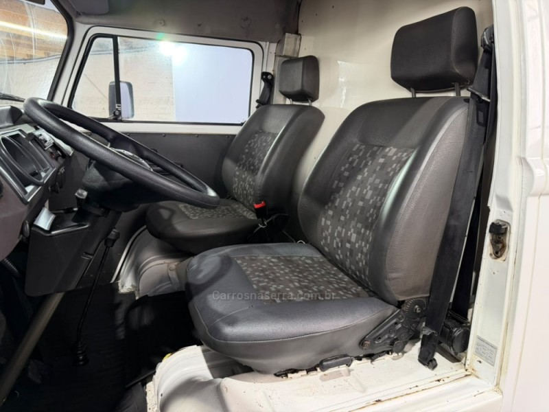 KOMBI 1.4 MI FURGÃO 8V FLEX 3P MANUAL - 2014 - VACARIA