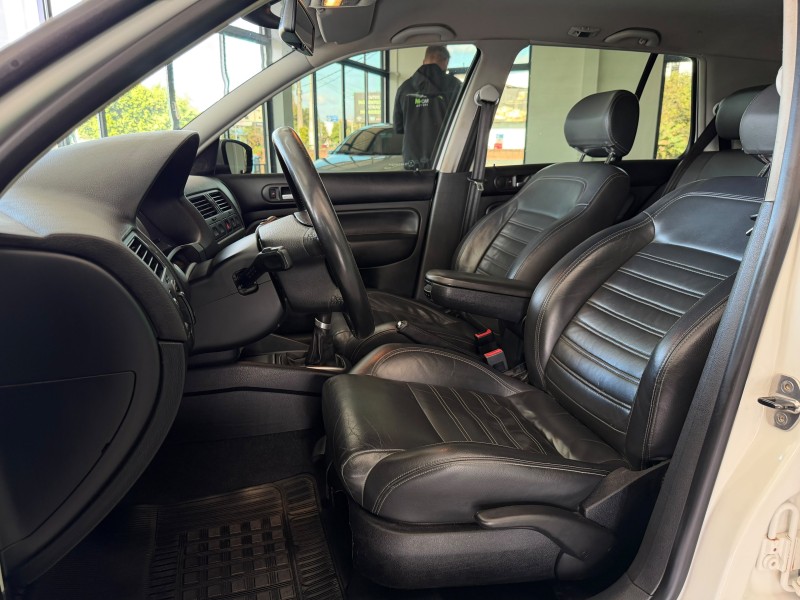GOLF 1.6 MI SPORTLINE 8V FLEX 4P MANUAL - 2013 - FELIZ