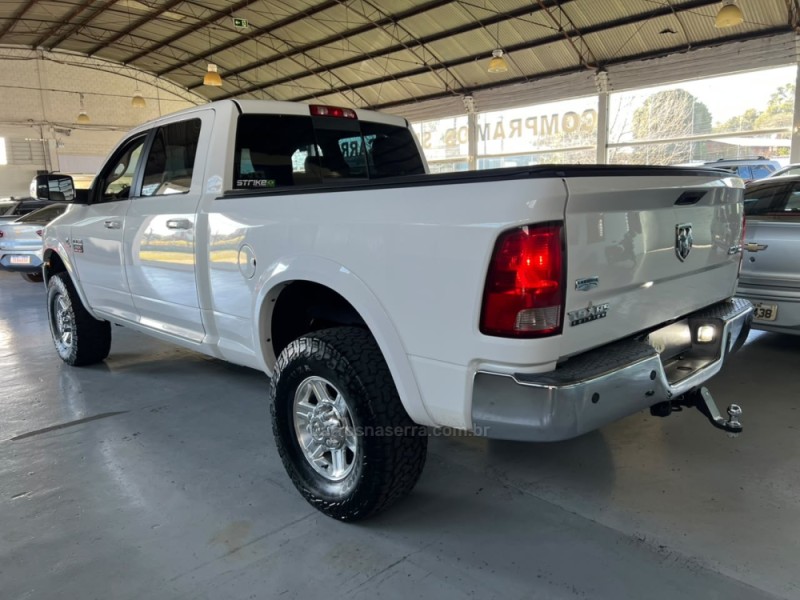 RAM 6.7 2500 LARAMIE 4X4 CD I6 TURBO DIESEL 4P AUTOMÁTICO - 2012 - CAXIAS DO SUL
