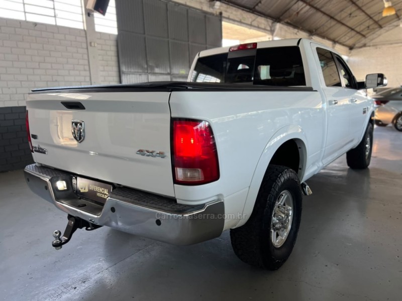 RAM 6.7 2500 LARAMIE 4X4 CD I6 TURBO DIESEL 4P AUTOMÁTICO - 2012 - CAXIAS DO SUL