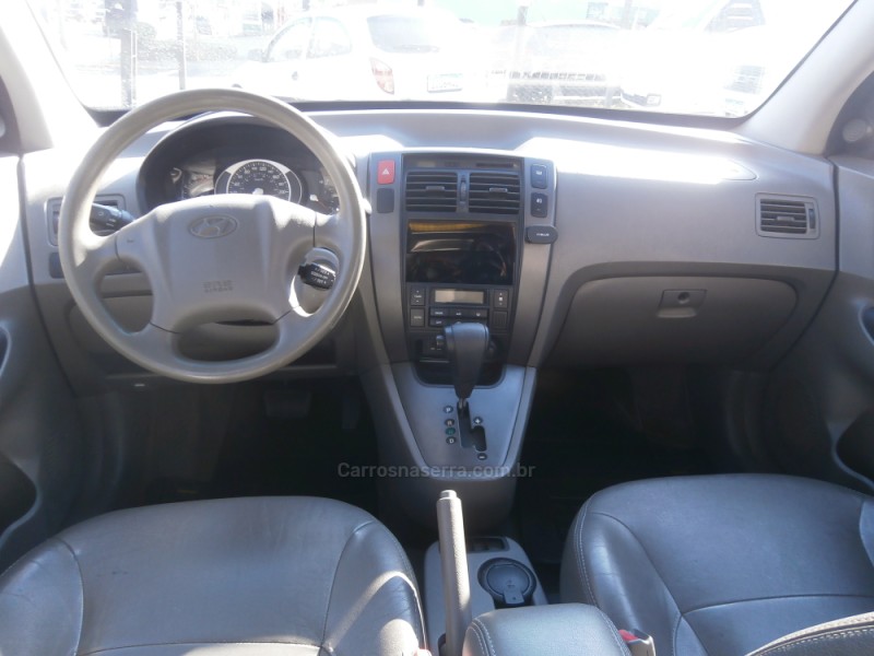 TUCSON 2.0 MPFI GLS 16V 143CV 2WD GASOLINA 4P AUTOMÁTICO - 2010 - FARROUPILHA