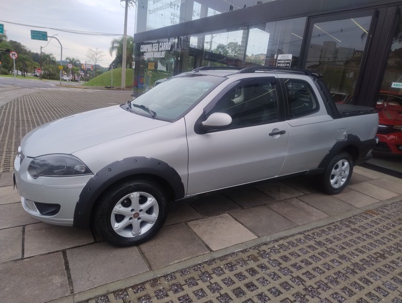strada 1.6 mpi trekking cd 16v flex 2p manual 2013 caxias do sul