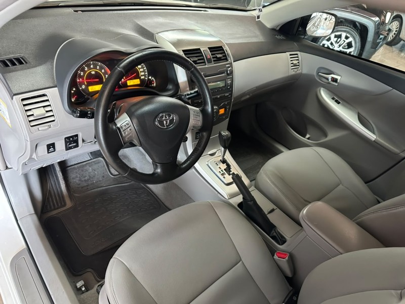 COROLLA 2.0 XEI 16V FLEX 4P AUTOMÁTICO - 2012 - FARROUPILHA