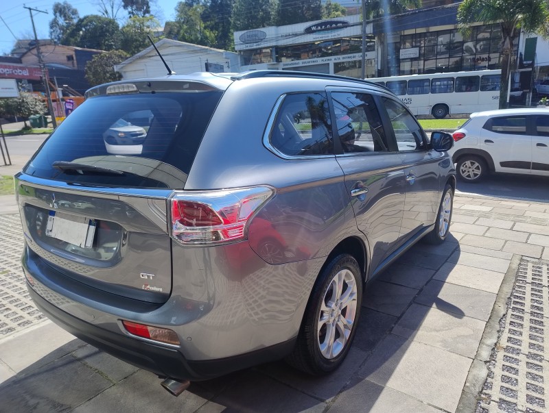 OUTLANDER 3.0 GT4 4X4 V6 24V GASOLINA 4P AUTOMÁTICO - 2014 - CAXIAS DO SUL