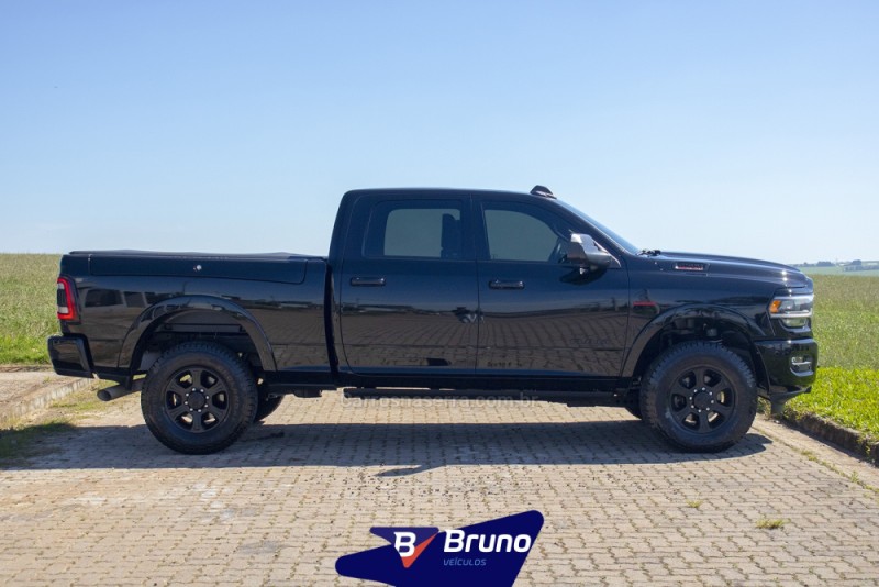 2500 LARAMIE 6.7 NIGHT ED TURBO CD 4X4 DIESEL 4P AUTOMÁTICO - 2022 - PALMEIRA DAS MISSõES