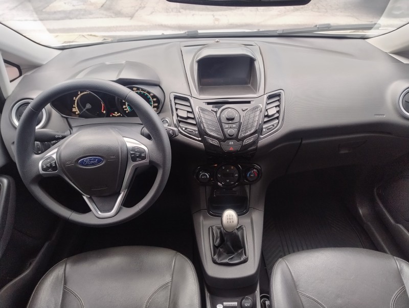 FIESTA 1.6 TITANIUM HATCH 16V FLEX 4P MANUAL - 2016 - CAXIAS DO SUL