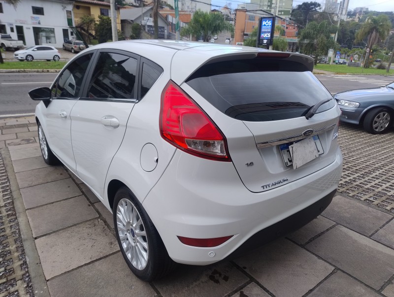 FIESTA 1.6 TITANIUM HATCH 16V FLEX 4P MANUAL - 2016 - CAXIAS DO SUL