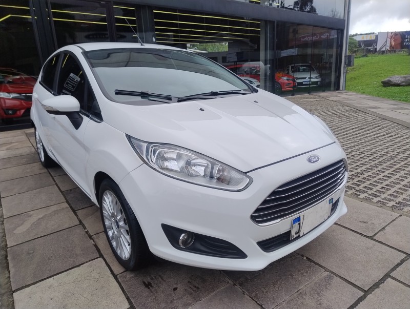 FIESTA 1.6 TITANIUM HATCH 16V FLEX 4P MANUAL - 2016 - CAXIAS DO SUL