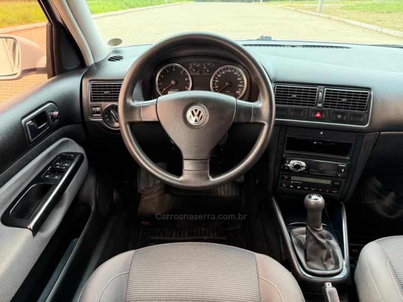 GOLF 1.6 MI 8V GASOLINA 4P MANUAL - 2010 - IVOTI
