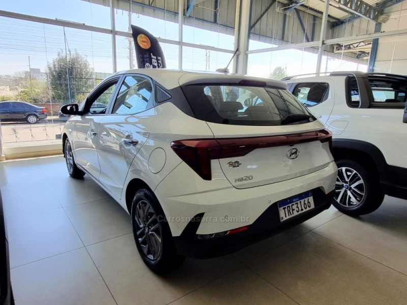 HB20 1.0 12V LIMITED FLEX 4P MANUAL - 2027 - VACARIA