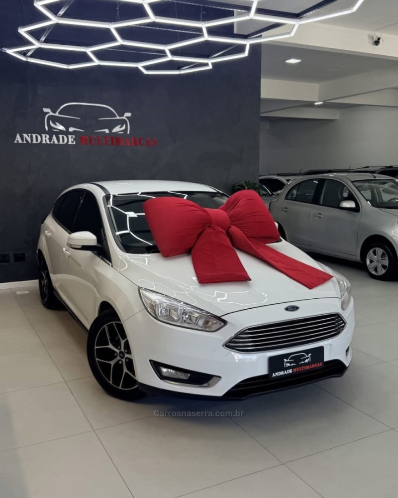FOCUS 2.0 TITANIUM HATCH 16V FLEX 4P AUTOMÁTICO