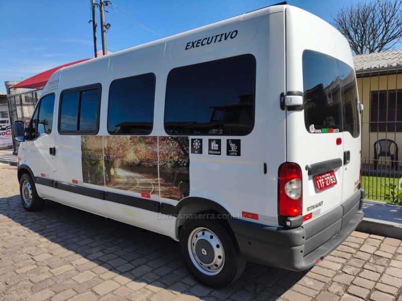 MASTER 2.5 DCI MINIBUS L3H2 16 LUGARES 16V DIESEL 3P MANUAL - 2013 - CAXIAS DO SUL