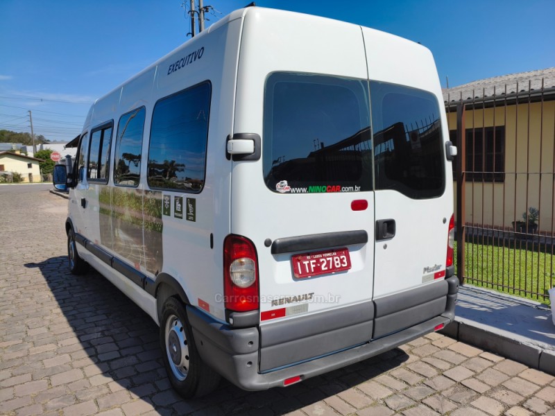 MASTER 2.5 DCI MINIBUS L3H2 16 LUGARES 16V DIESEL 3P MANUAL - 2013 - CAXIAS DO SUL