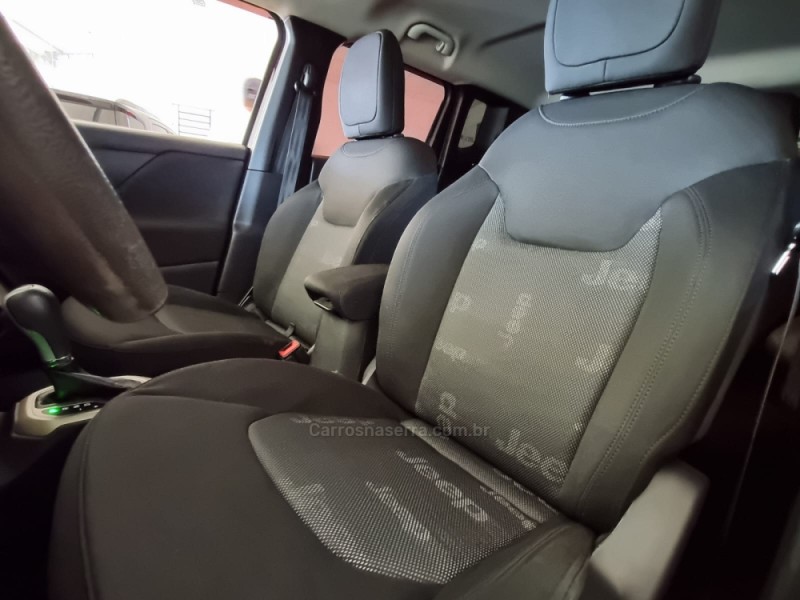 RENEGADE 1.8 16V FLEX SPORT 4P AUTOMÁTICO - 2017 - VACARIA