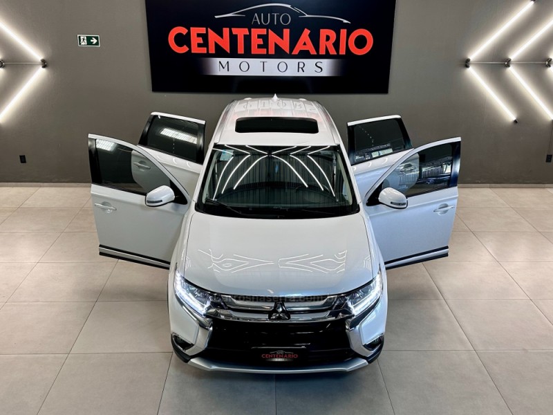 OUTLANDER 2.0 16V GASOLINA 4P AUTOMÁTICO - 2018 - SAPIRANGA