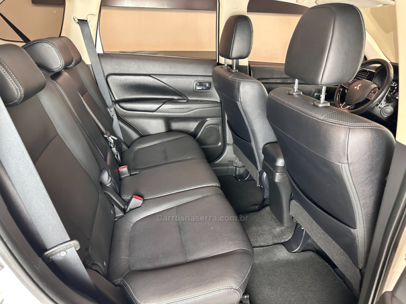 OUTLANDER 2.0 16V GASOLINA 4P AUTOMÁTICO - 2018 - SAPIRANGA