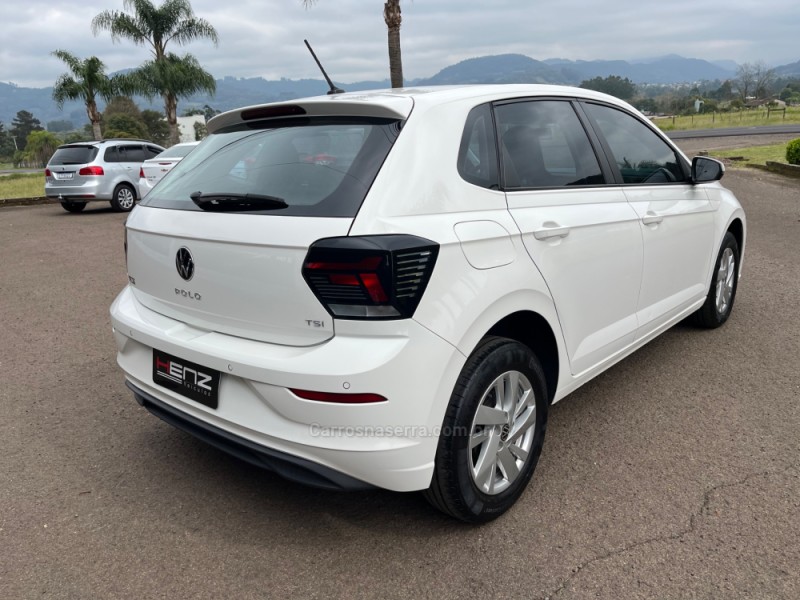 POLO 1.0 TSI FLEX 4P MANUAL - 2023 - BOM PRINCíPIO