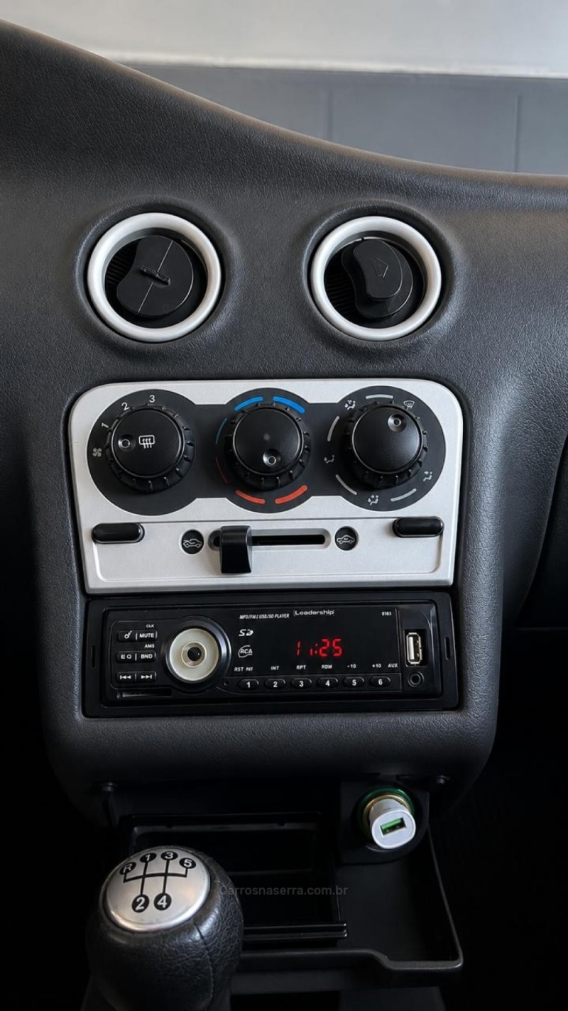 CELTA 1.0 MPFI VHC SUPER 8V GASOLINA 4P MANUAL - 2005 - CAXIAS DO SUL