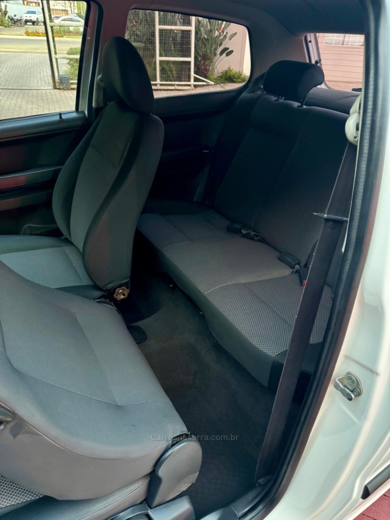 FOX 1.0 MI 8V FLEX 2P MANUAL - 2005 - ROLANTE