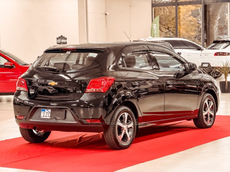 ONIX 1.4 MPFI LTZ 8V FLEX 4P AUTOMÁTICO - 2019 - NOVA PRATA