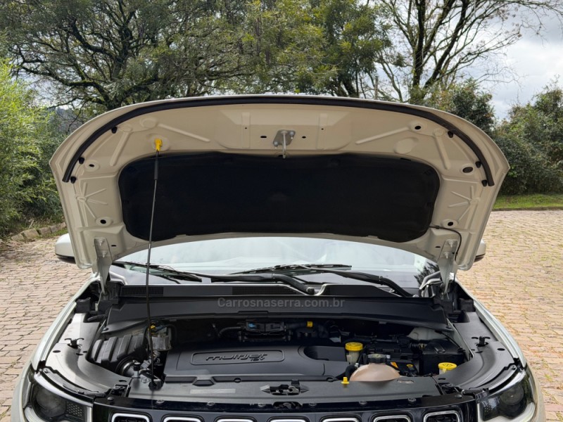 COMPASS 2.0 16V DIESEL LONGITUDE 4X4 AUTOMÁTICO - 2017 - NOVA PRATA