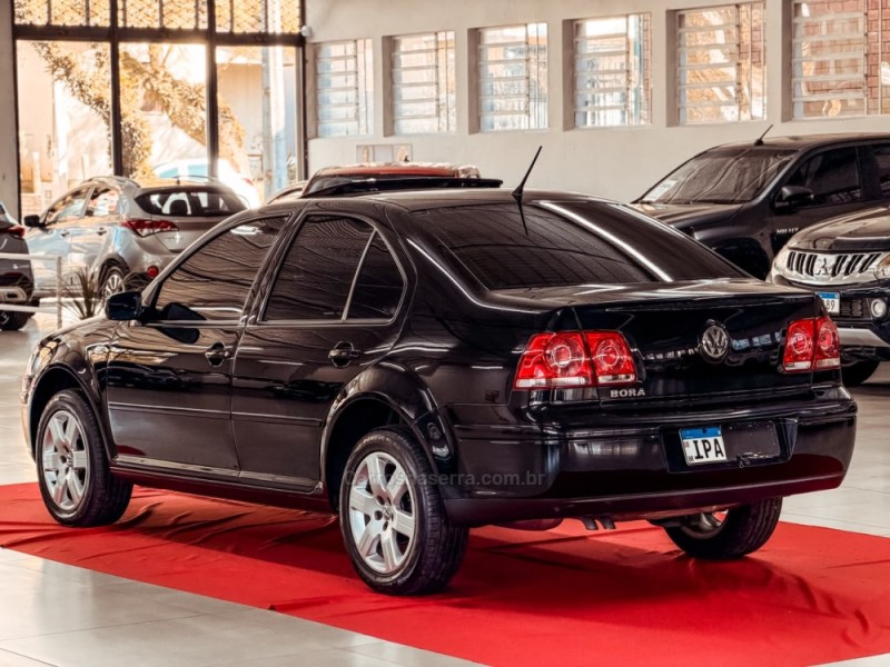 BORA 2.0 MI 8V FLEX 4P AUTOMÁTICO - 2008 - NOVA PRATA