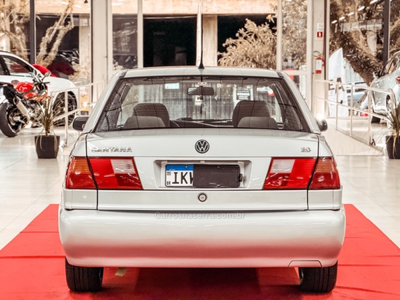 SANTANA 2.0 MI COMFORTLINE 8V GASOLINA 4P MANUAL - 2003 - NOVA PRATA