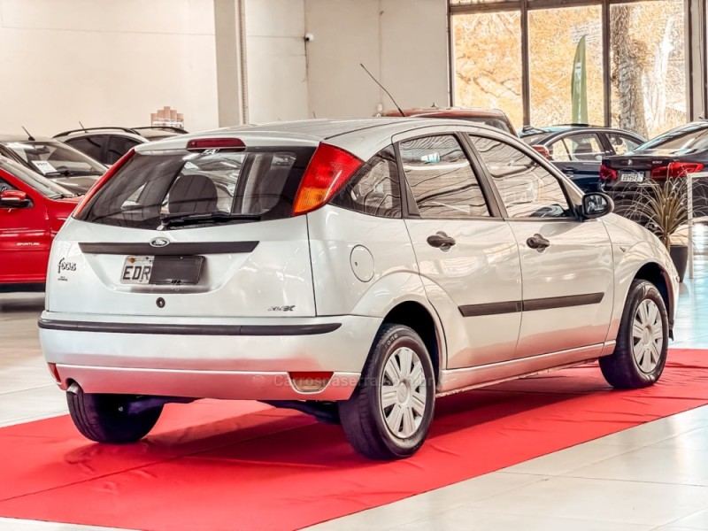 FOCUS 1.6 8V FLEX 4P MANUAL - 2008 - NOVA PRATA